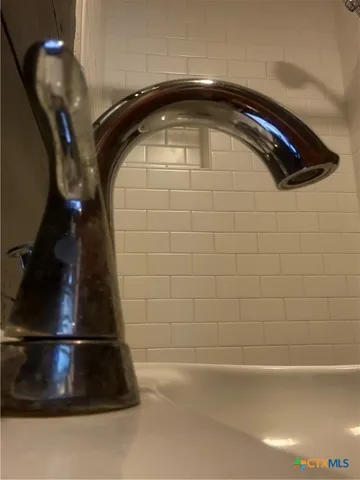 $199,900 | 601 South 9th Street, Seadrift, TX 77983