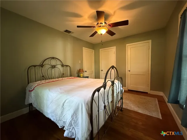 $199,900 | 601 South 9th Street, Seadrift, TX 77983