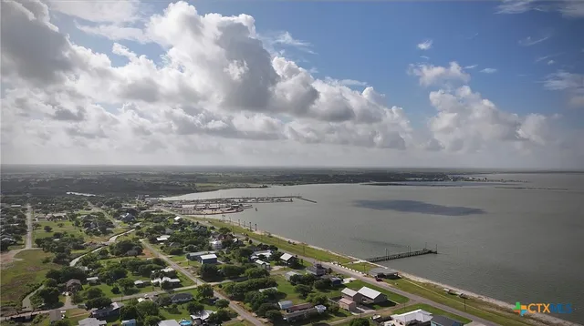 $199,900 | 601 South 9th Street, Seadrift, TX 77983