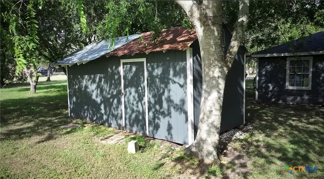 $199,900 | 601 South 9th Street, Seadrift, TX 77983