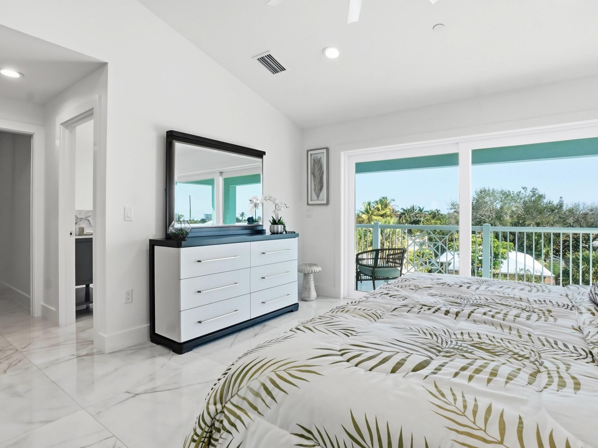 107 Desota Street Hutchinson Island, FL 34949 - Photo 28 of 60 1_00036