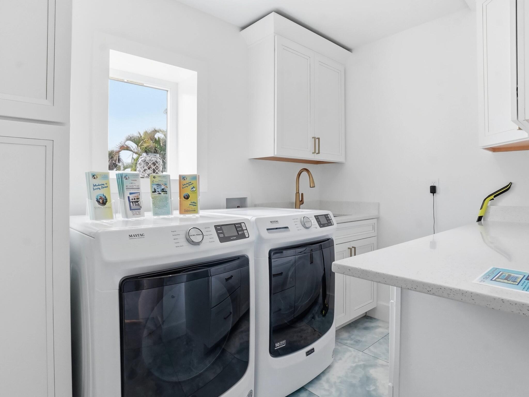 107 Desota Street Hutchinson Island, FL 34949 - Photo 8 of 60 1_00013