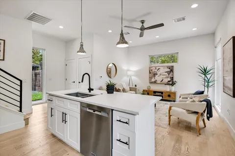$575,000 | 406 Franklin Boulevard, Unit 2, Austin, TX 78751
