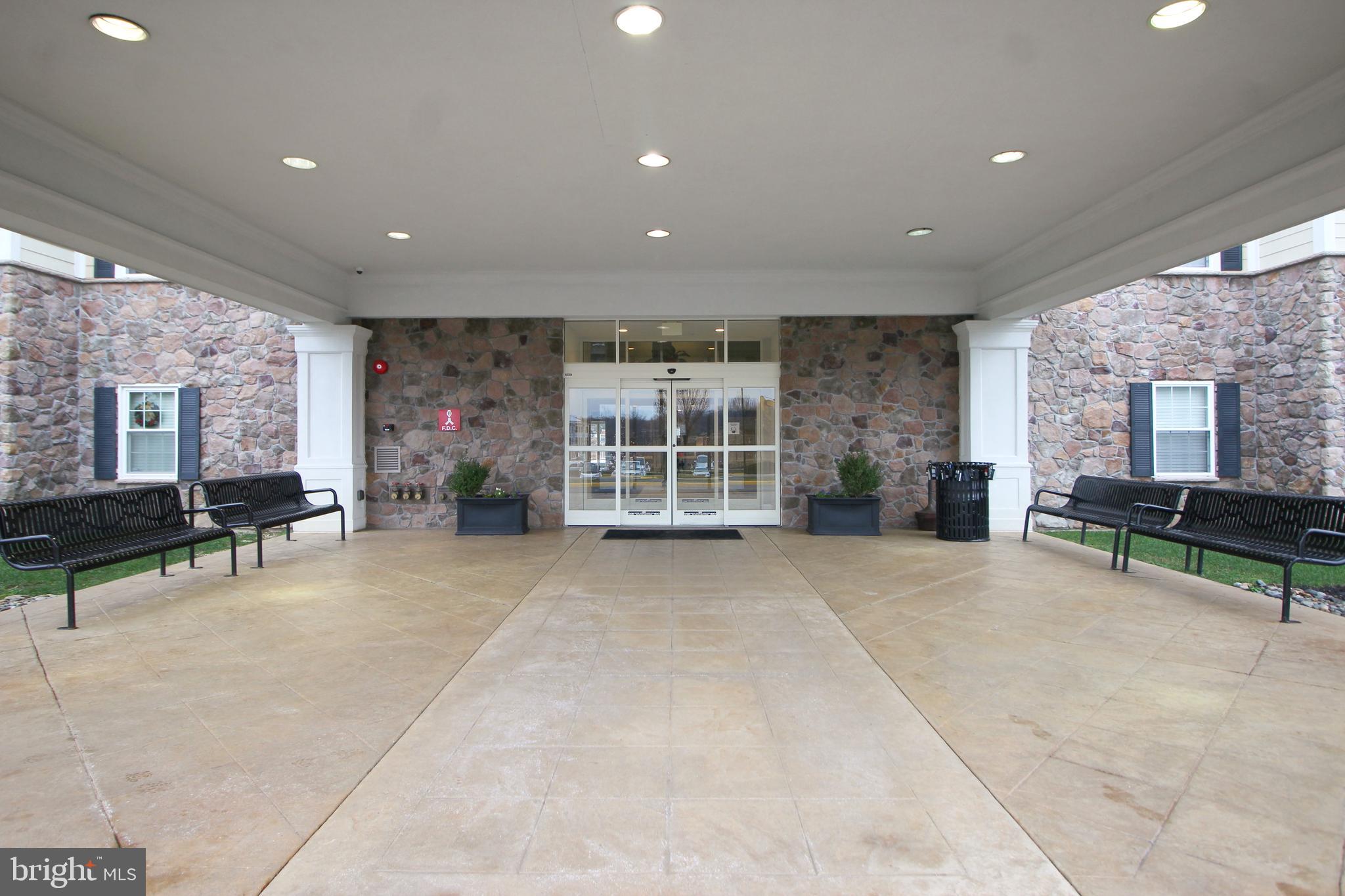 6301 Edsall Road, Unit 418 Alexandria, VA 22312 - Photo 2 of 20