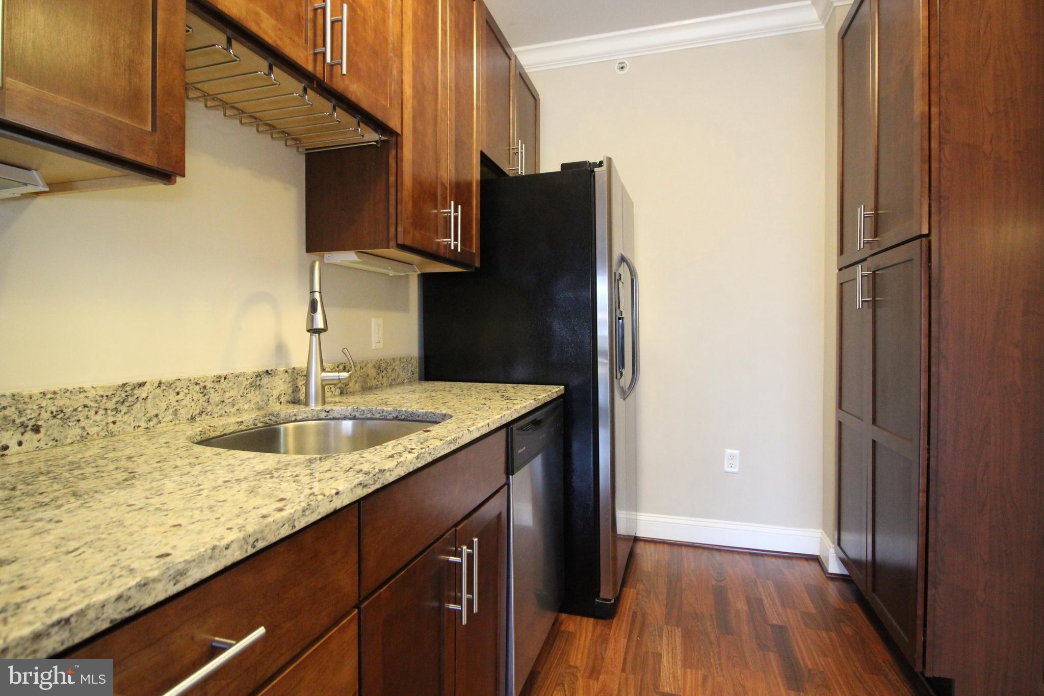 6301 Edsall Road, Unit 418 Alexandria, VA 22312 - Photo 8 of 20