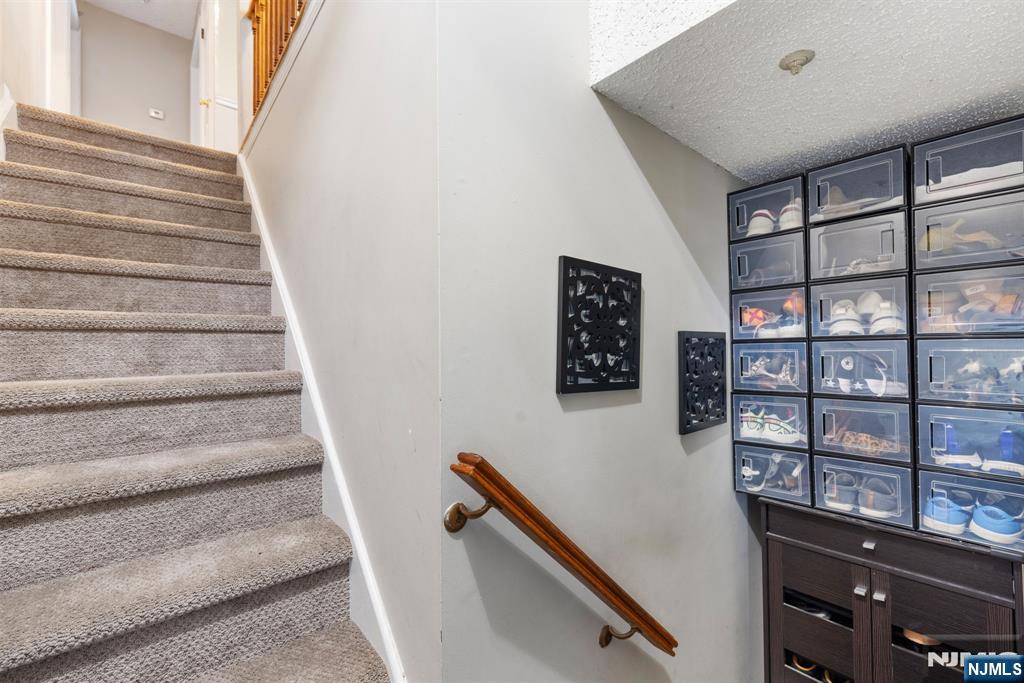 1293 Paddington Road, Unit A2 Mahwah, NJ 07430 - Photo 4 of 28 Gallery Image 4