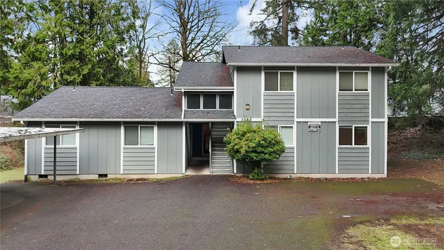 $725,000 | 6646 Kinwood Park Lane Southeast, Lacey, WA 98503