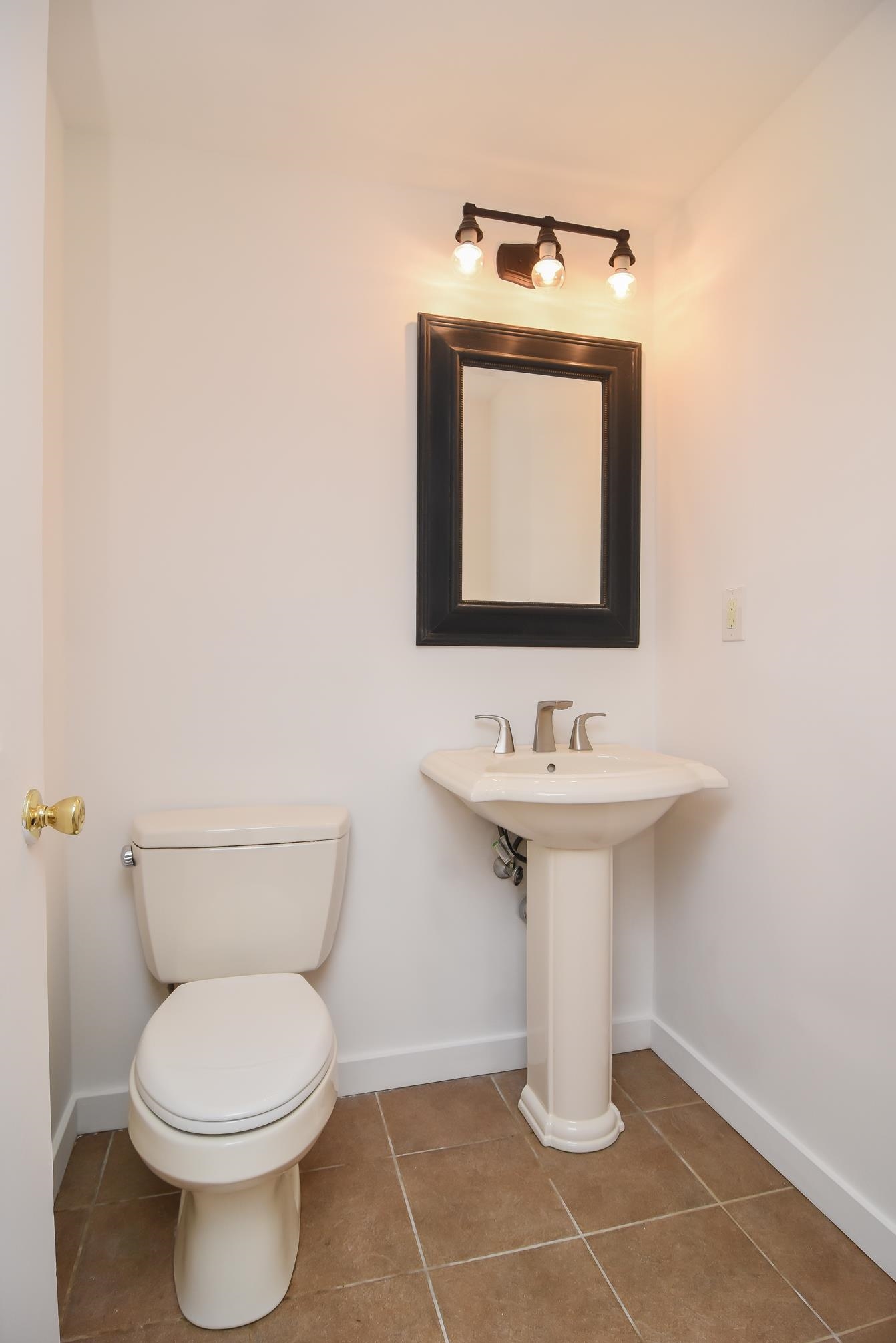 23 Cusack Road, Unit 10 Hampton, NH 03842 - Photo 14 of 39