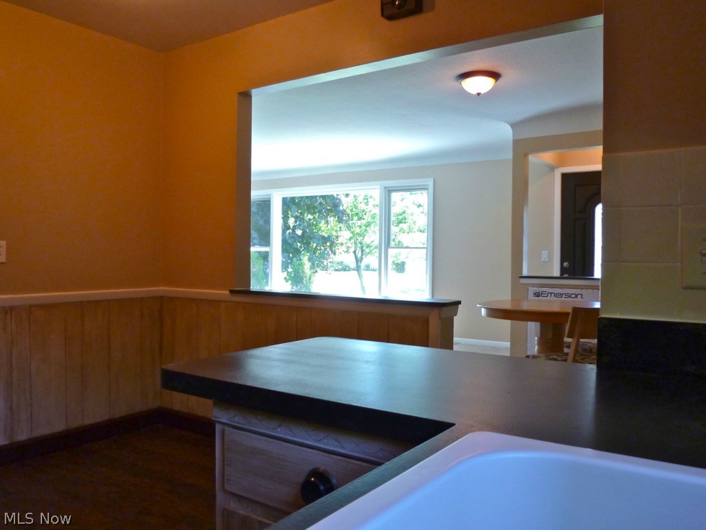 6431 Longridge Road Cleveland, OH 44124 - Photo 9 of 22