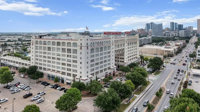 $525,000 | 2600 West 7th Street, Unit 1439, Fort Worth, TX 76107