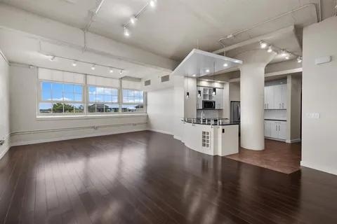 $554,000 | 2600 West 7th Street, Unit 1439, Fort Worth, TX 76107