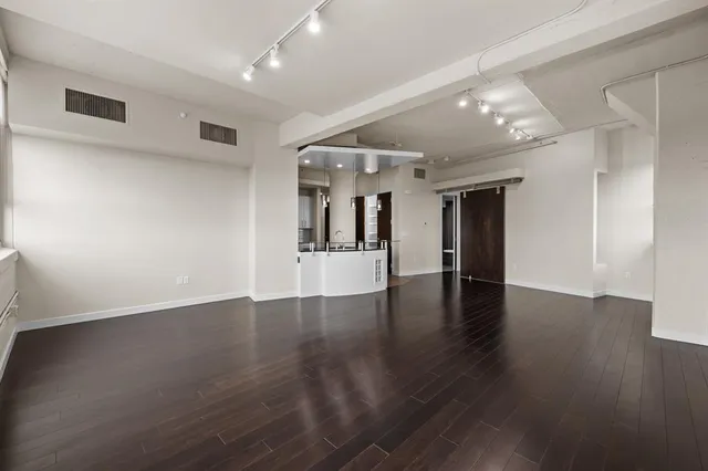 $525,000 | 2600 West 7th Street, Unit 1439, Fort Worth, TX 76107