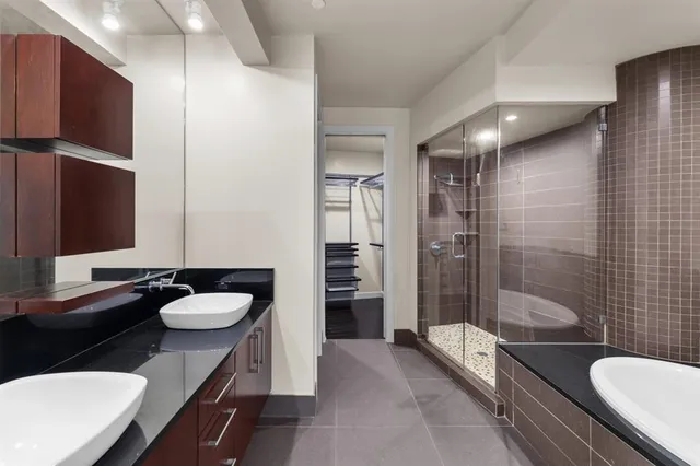 $525,000 | 2600 West 7th Street, Unit 1439, Fort Worth, TX 76107