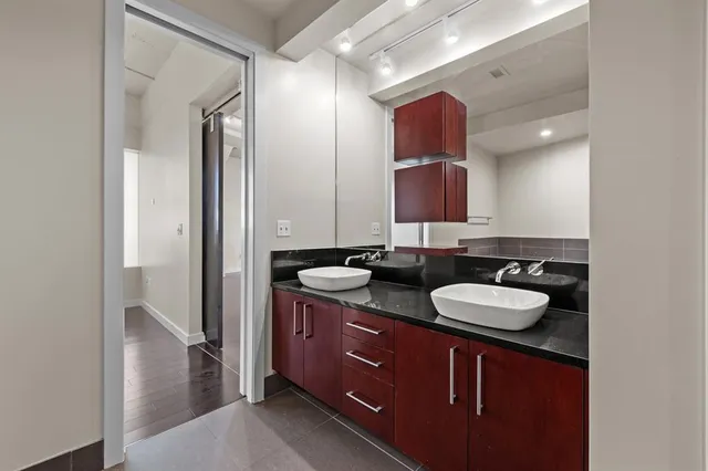 $525,000 | 2600 West 7th Street, Unit 1439, Fort Worth, TX 76107