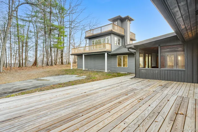 a view of a yard with furniture
