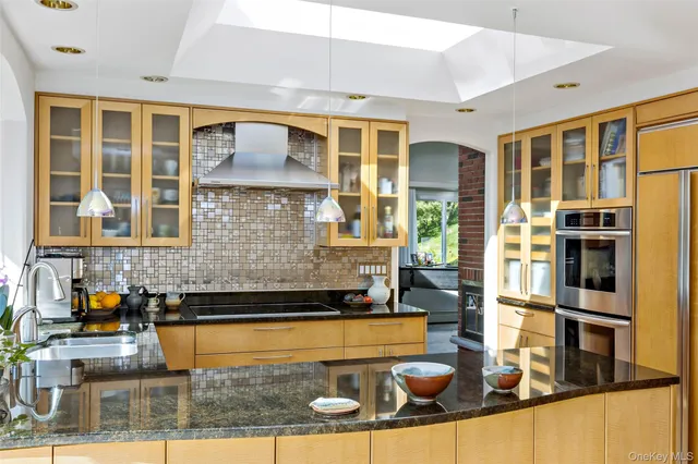 $725,000 | 207 East Hook Road, Hopewell Junction, NY 12533