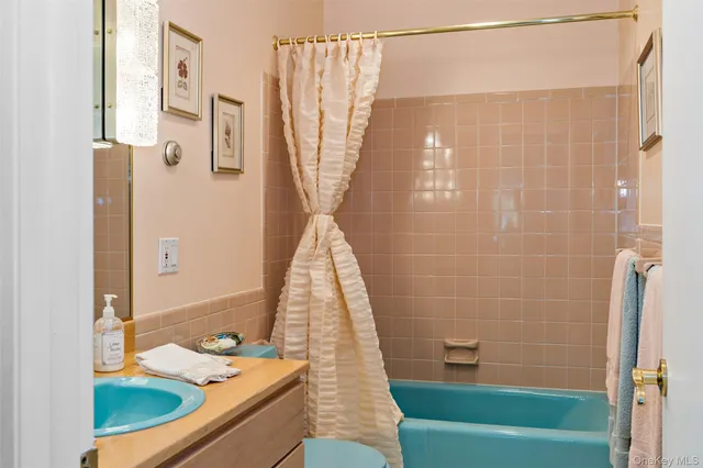 $725,000 | 207 East Hook Road, Hopewell Junction, NY 12533