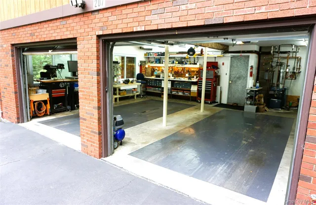 $725,000 | 207 East Hook Road, Hopewell Junction, NY 12533