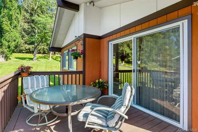 $725,000 | 207 East Hook Road, Hopewell Junction, NY 12533