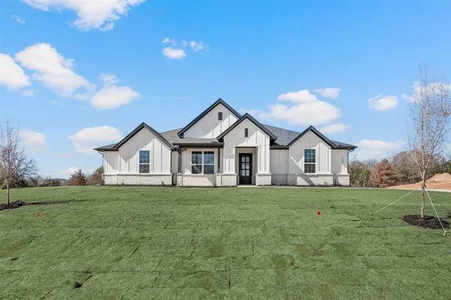 $425,000 | 227 Cr-4690, Boyd, TX 76023