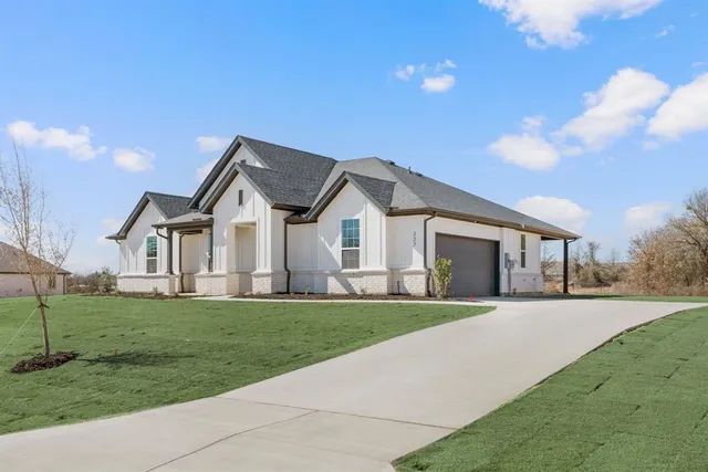 $425,000 | 227 Cr-4690, Boyd, TX 76023