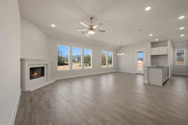 $425,000 | 227 Cr-4690, Boyd, TX 76023