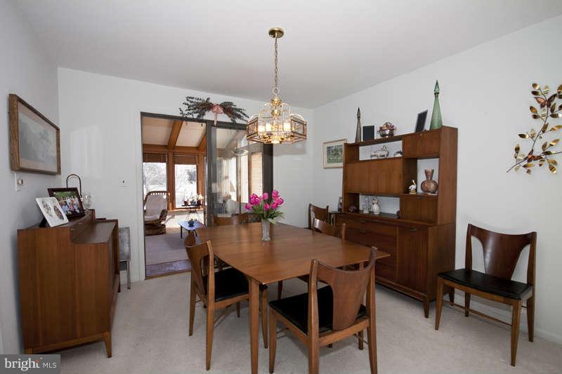 10568 Gateridge Road Cockeysville, MD 21030 - Photo 5 of 12 Dining Room
