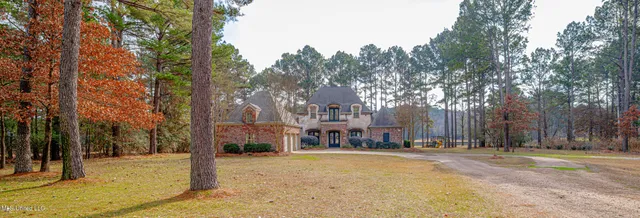 $900,000 | 167 Lakeshire Circle, Canton, MS 39046
