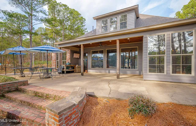 $900,000 | 167 Lakeshire Circle, Canton, MS 39046