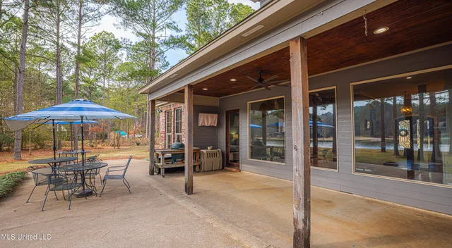 $900,000 | 167 Lakeshire Circle, Canton, MS 39046