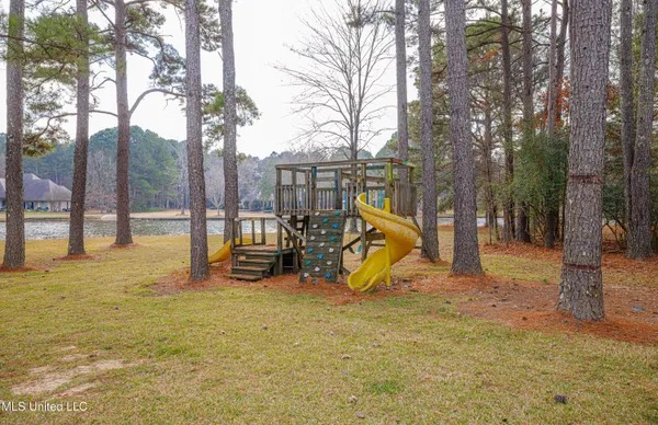 $900,000 | 167 Lakeshire Circle, Canton, MS 39046