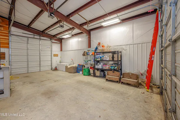 $900,000 | 167 Lakeshire Circle, Canton, MS 39046