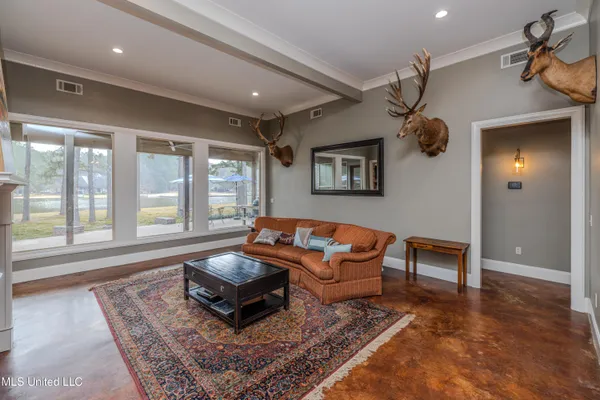 $900,000 | 167 Lakeshire Circle, Canton, MS 39046