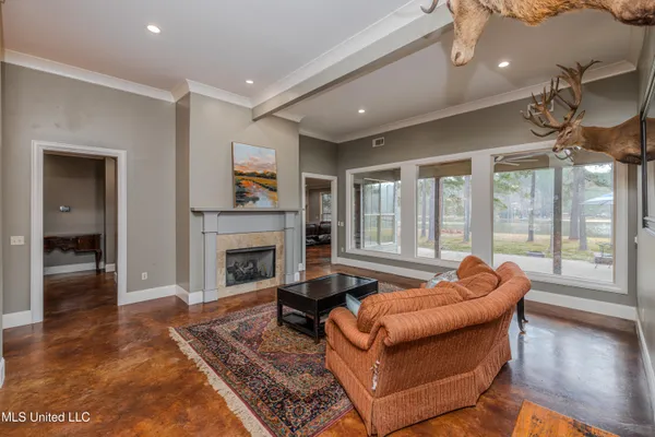 $900,000 | 167 Lakeshire Circle, Canton, MS 39046