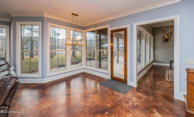 $900,000 | 167 Lakeshire Circle, Canton, MS 39046