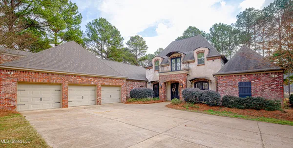 $900,000 | 167 Lakeshire Circle, Canton, MS 39046