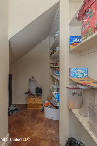 $900,000 | 167 Lakeshire Circle, Canton, MS 39046