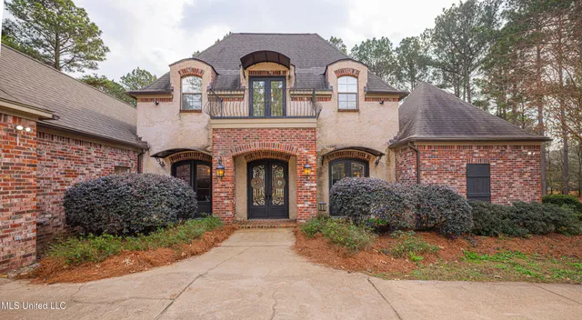 $900,000 | 167 Lakeshire Circle, Canton, MS 39046