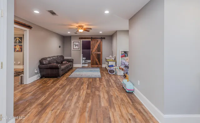 $900,000 | 167 Lakeshire Circle, Canton, MS 39046