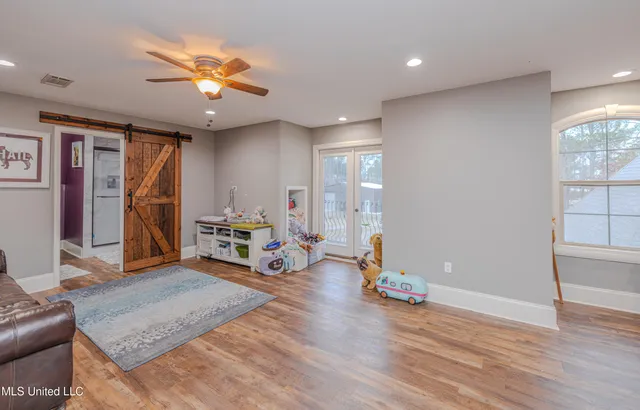 $900,000 | 167 Lakeshire Circle, Canton, MS 39046