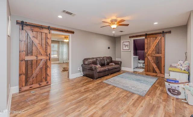 $900,000 | 167 Lakeshire Circle, Canton, MS 39046