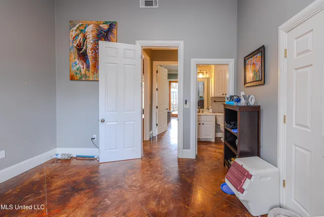 $900,000 | 167 Lakeshire Circle, Canton, MS 39046