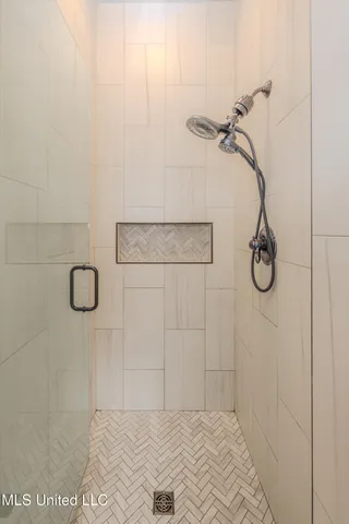 $900,000 | 167 Lakeshire Circle, Canton, MS 39046