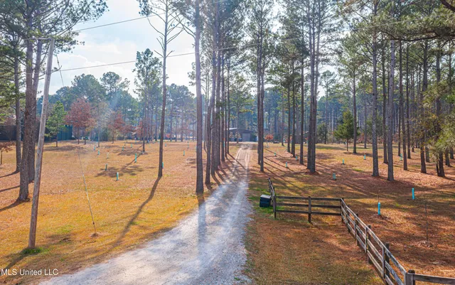 $900,000 | 167 Lakeshire Circle, Canton, MS 39046