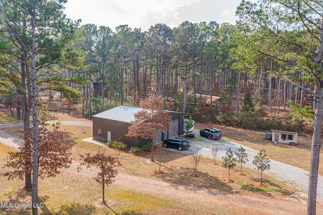 $900,000 | 167 Lakeshire Circle, Canton, MS 39046