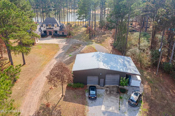 $900,000 | 167 Lakeshire Circle, Canton, MS 39046