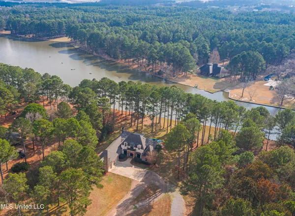 $900,000 | 167 Lakeshire Circle, Canton, MS 39046