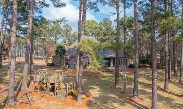 $900,000 | 167 Lakeshire Circle, Canton, MS 39046