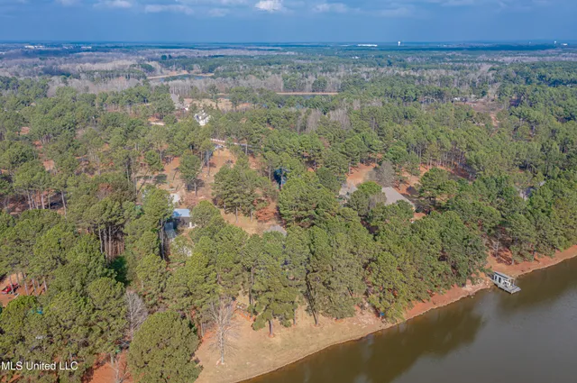 $900,000 | 167 Lakeshire Circle, Canton, MS 39046