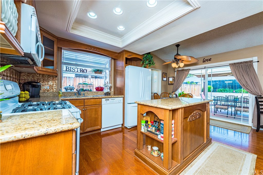12066 Taylor Street Riverside, CA 92503 - Photo 13 of 36
